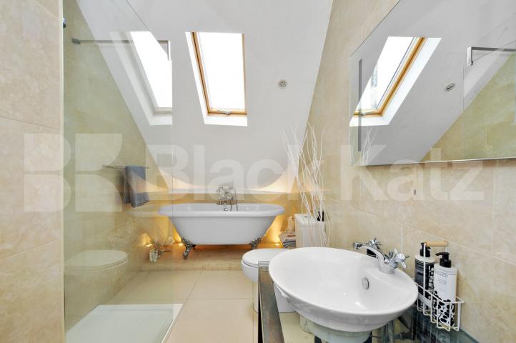 			High spec 2 bedroom property in fantastic location, 2 Bedroom, 1 bath, 1 reception Flat			 Wolseley Road, CROUCH END